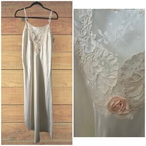 Vintage Donna Richard long slip